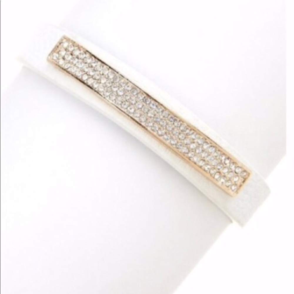 NEW LOW PRICE‼️Faux Leather Pave bracelet
